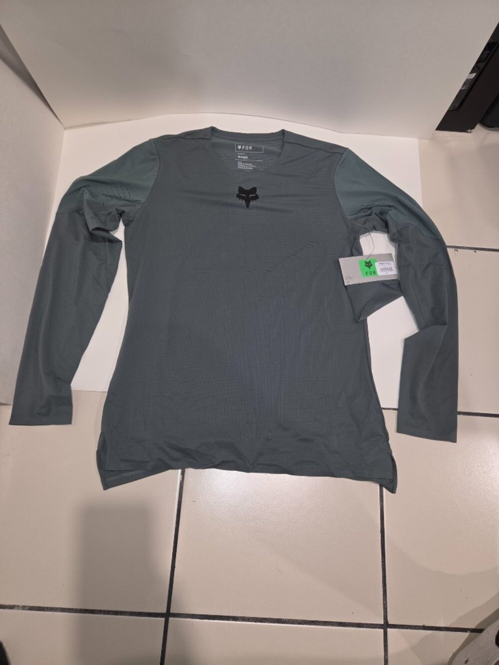 Fox Women's Flexair Long Sleeve Cycling Jersey Sage Size S New s/tag Retail $105 - Picture 3 of 9